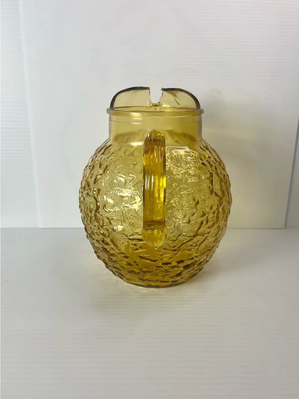 Vintage 1960's Anchor Hocking Glass Honey Gold Lido Milano 96-ounce Pitcher